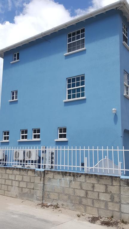 Worthing Beach Apartments บริดจ์ทาวน์ ภายนอก รูปภาพ